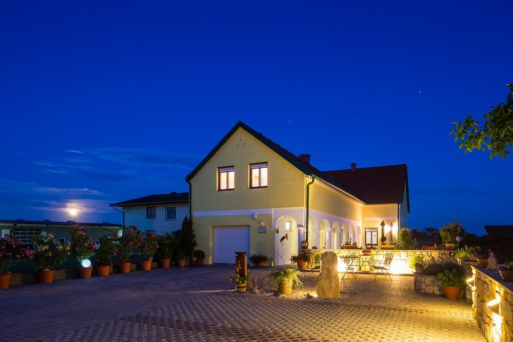 Appartementhaus Freiler Mörbisch am See Exteriör bild