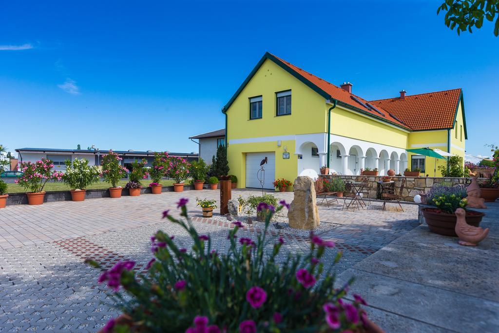 Appartementhaus Freiler Mörbisch am See Exteriör bild