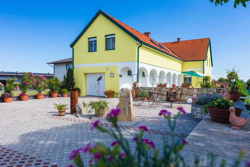 Appartementhaus Freiler Mörbisch am See Exteriör bild